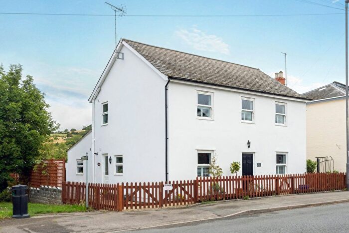 4 Bedroom Detached House For Sale In London Road, Charlton Kings, Cheltenham, GL52