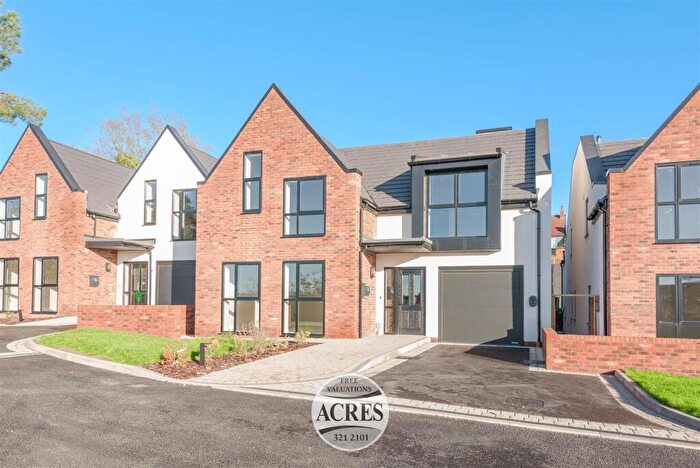 4 Bedroom Detached House For Sale In Barley Court, Lichfield Road, Four Oaks, B74