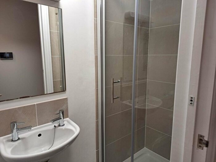 3 Bedroom Flat To Rent In Charlotte Street, BS1