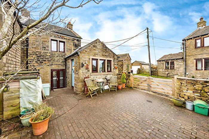 2 Bedroom Cottage For Sale In Snowgatehead, New Mill, Holmfirth, HD9