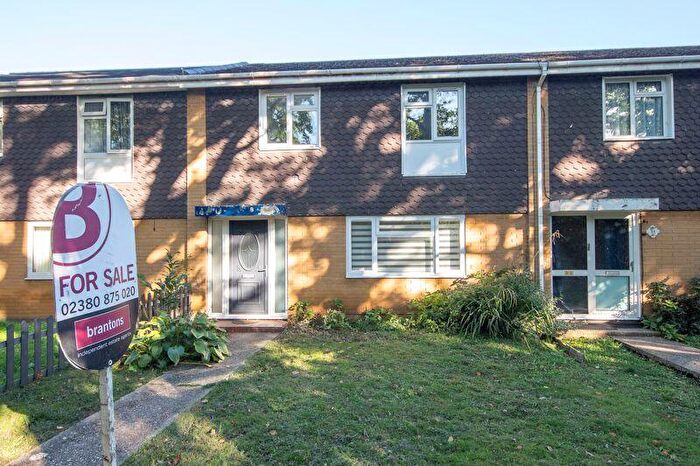3 Bedroom Terraced House For Sale In Calmore, SO40