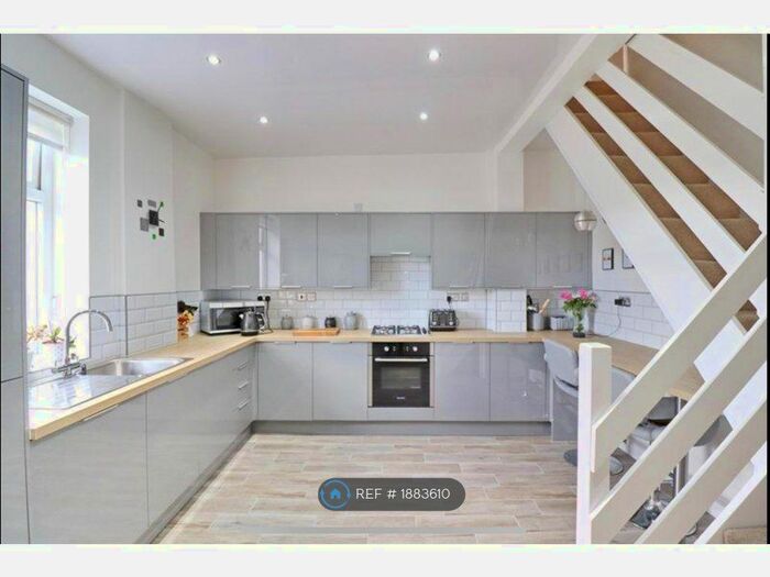 2 Bedroom Terraced House To Rent In Mosley Common Road, Worsley, Manchester, M28