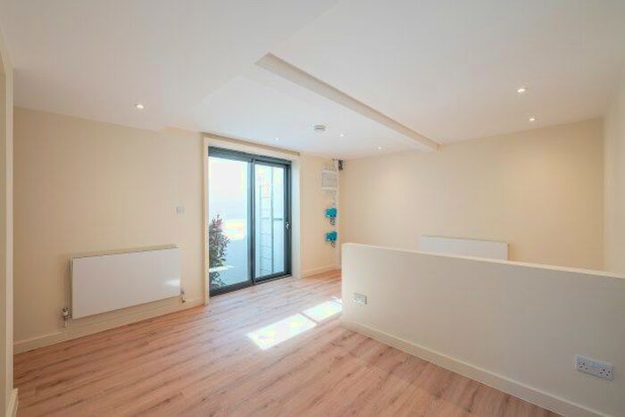 Studio To Rent In ., London, SW18