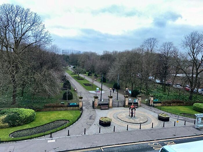 2 Bedroom Flat To Rent In Alexandra Parade, Dennistoun, G31