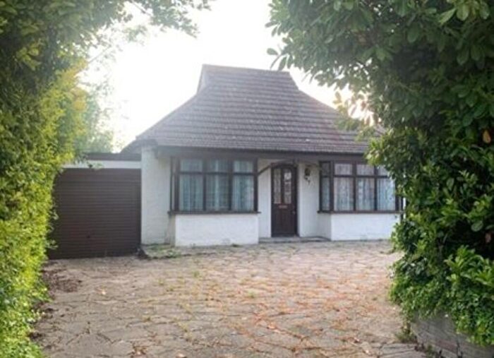 2 Bedroom Detached Bungalow To Rent In Collier Row Lane, Collier Row, Romford, RM5