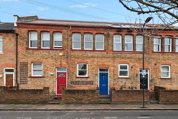 2 Bedroom Terraced House For Sale In Springfield Road, Hanwell, W7