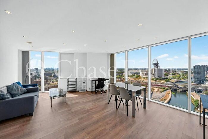 2 Bedroom Flat To Rent In Halo Building, High Street, Stratford, London, E15
