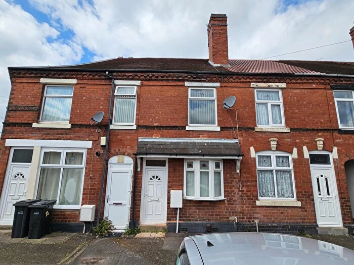 2 Bedroom Terraced House To Rent In Clifton Road, Halesowen, West Midlands, B62