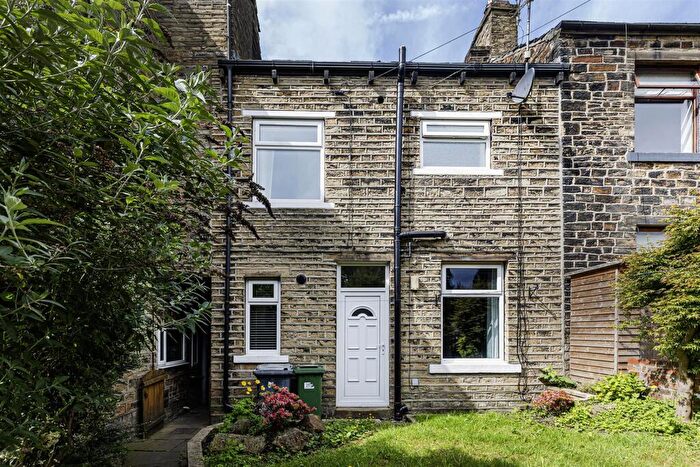 2 Bedroom Terraced House To Rent In Halifax Road, Huddersfield, HD3