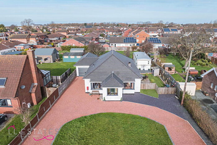 2 Bedroom Detached Bungalow For Sale In Brook Avenue, Towyn, Abergele, LL22