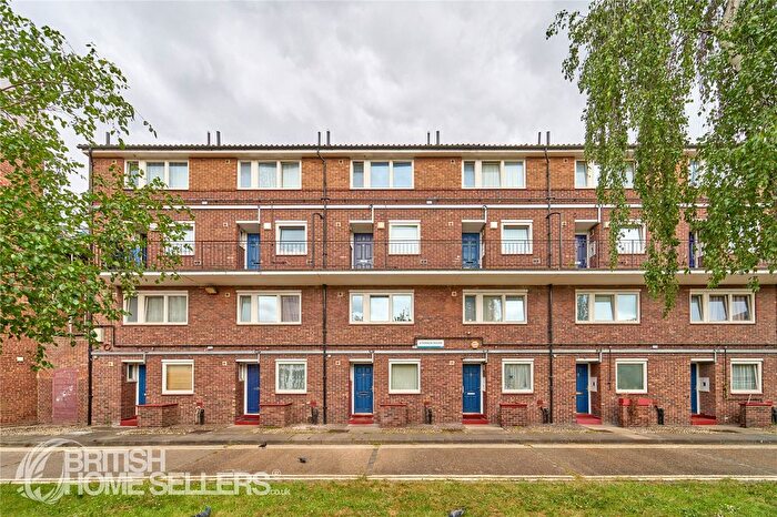 2 Bedroom Maisonette For Sale In Barlow Street, London, SE17