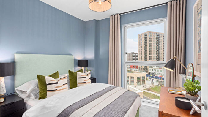 2 Bedroom Flat For Sale In Pegler Square Kidbrooke Village Greenwich, London, SE3