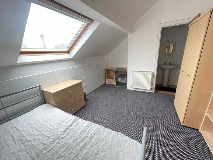 7 Bedroom House To Rent In Longford Place, Manchester, M14