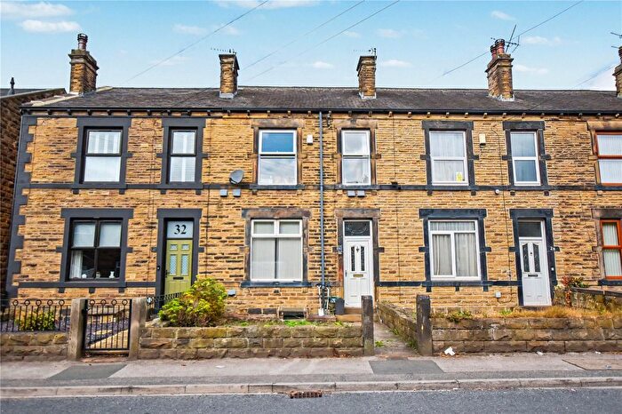 3 Bedroom Terraced House For Sale In Scotchman Lane, Morley, Leeds, LS27