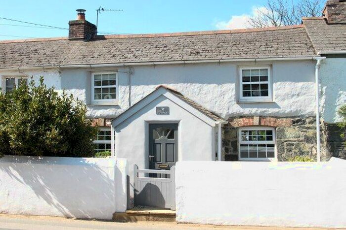 3 Bedroom Cottage To Rent In Newtown, Helston, TR12