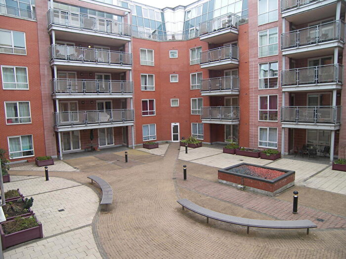 2 Bedroom Flat To Rent In Heritage Court, Warstone Lane, Birmingham, West Midlands, B18