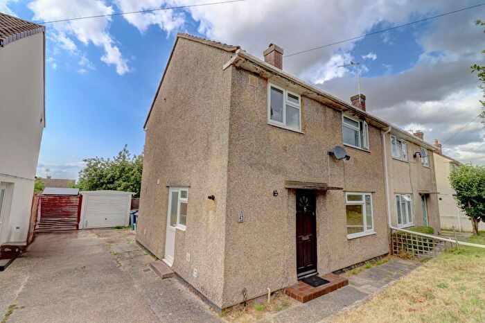 3 Bedroom Semi-Detached House For Sale In Eastfield Road, Princes Risborough, Buckinghamshire, HP27