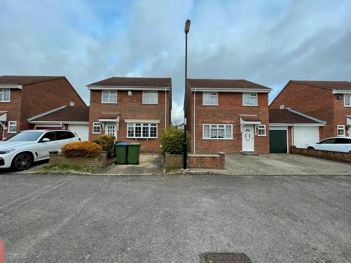 3 Bedroom Detached House To Rent In Glencoyne Gardens, Southampton, SO16