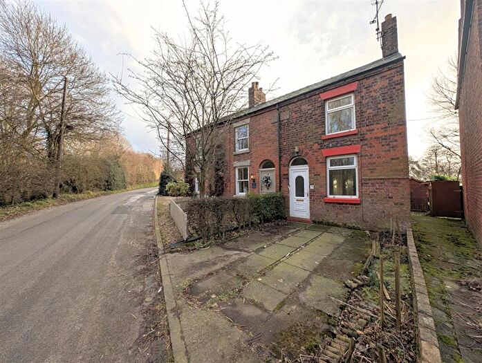 2 Bedroom Cottage For Sale In Fountain Cottages, Mill Lane, Sandbach, CW11