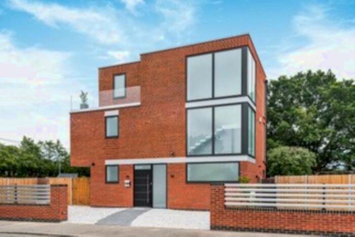 4 Bedroom Detached House To Rent In Geddes, Bushey, WD23