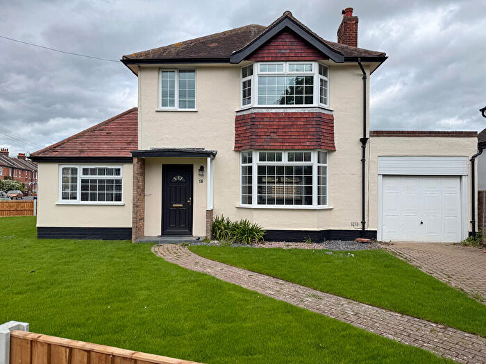 3 Bedroom Detached House For Sale In Oxford Road, Frinton-on-Sea, CO13