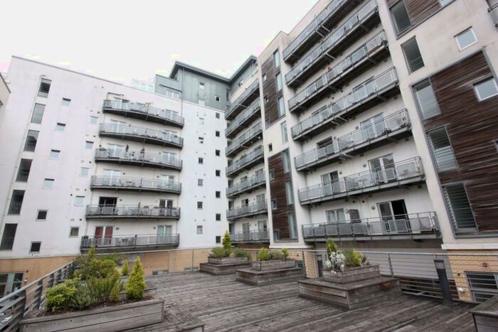 2 Bedroom Flat To Rent In Flat / Port Dundas Road, G4