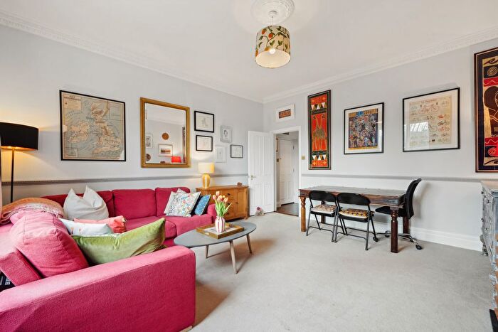 2 Bedroom Flat For Sale In Carleton Road, London, N7