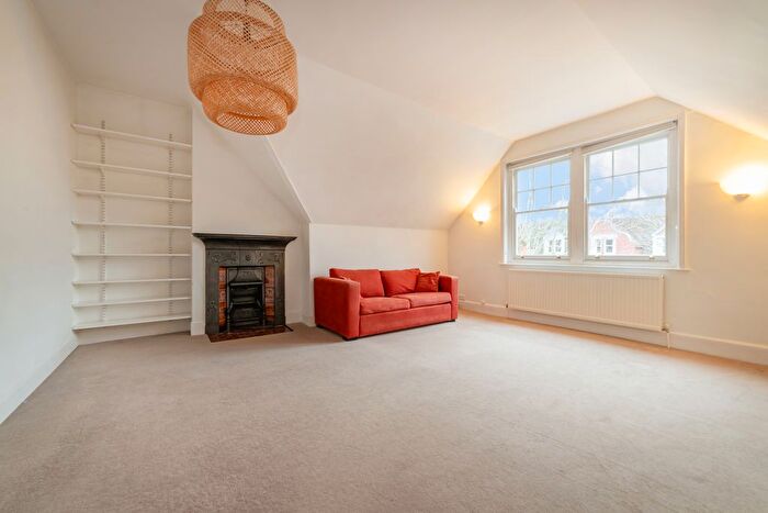 1 Bedroom Flat To Rent In Dartmouth Road, Willesden Green, NW2