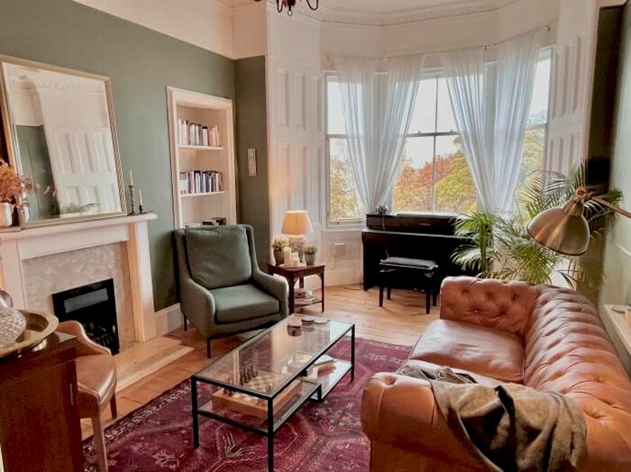 2 Bedroom Flat To Rent In Bowhill Terrace, Trinity, Edinburgh, EH3