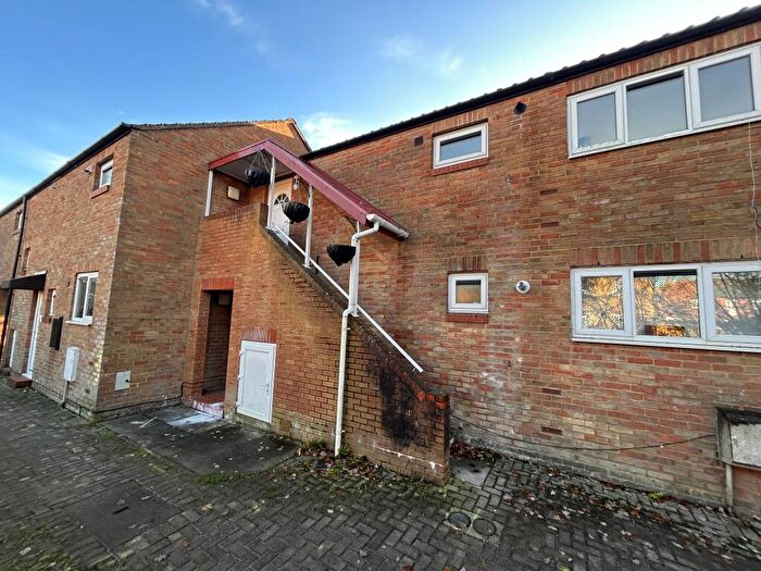 2 Bedroom Maisonette To Rent In Browney Path, Bedford, MK41