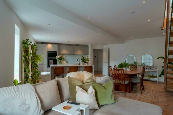 2 Bedroom Apartment To Rent In Granville Road, Bath, BA1