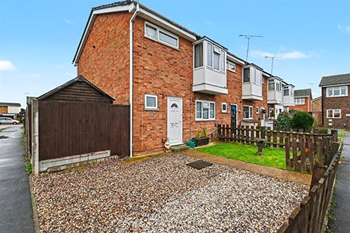 3 Bedroom End Of Terrace House For Sale In Genk Close, Canvey Island, SS8