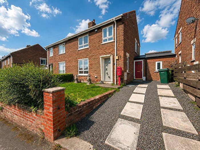 3 Bedroom Semi Detached House For Sale In Whinfield Terrace, Highfield, NE39