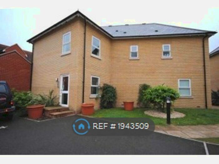 2 Bedroom Flat To Rent In Nightingales, Bishop's Stortford, CM23