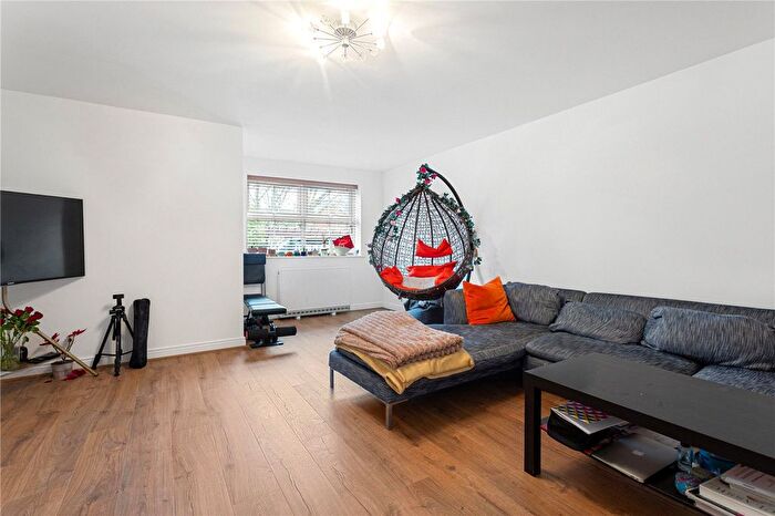 2 Bedroom Flat For Sale In Elderfield Place, London, SW17