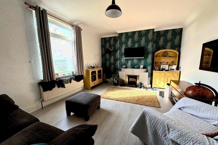 2 Bedroom Property To Rent In Bottom Boat Road, Wakefield, WF3