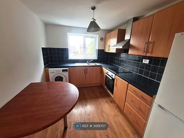 3 Bedroom Flat To Rent In Alderwood Avenue, Liverpool, L24