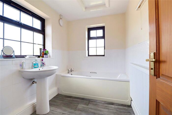 5 Bedroom Detached House For Sale In Kirton Road, Blyton, Gainsborough, DN21