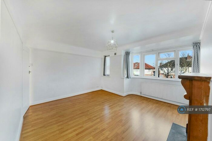 2 Bedroom Maisonette To Rent In Shaftesbury Avenue, South Harrow, HA2