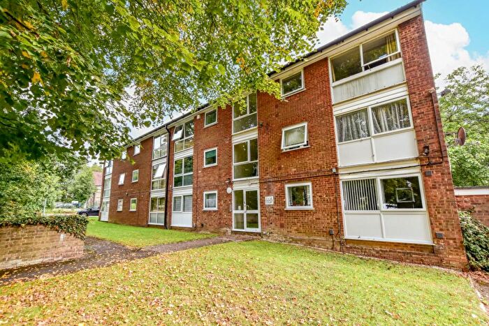 2 Bedroom Apartment To Rent In Chenies Court, Hemel Hempstead, HP2