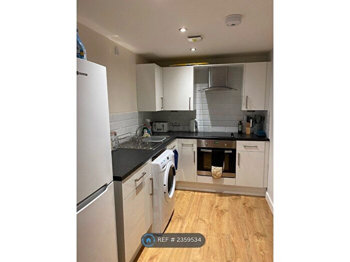 1 Bedroom Flat To Rent In Concord Street, Leeds, LS2