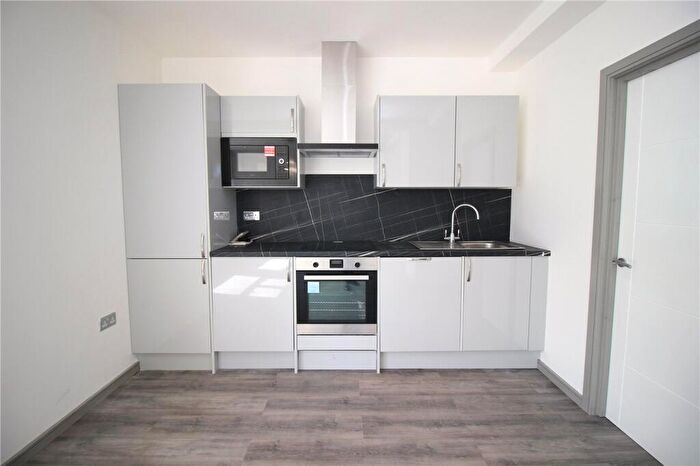 1 Bedroom Apartment To Rent In London Road, Westcliff-on-Sea, Essex, SS0