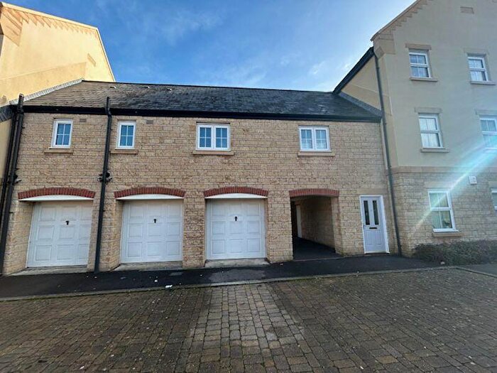 2 Bedroom Coach House To Rent In Bedroom Coach House To Rent, Cassini Drive, North Swindon, SN25