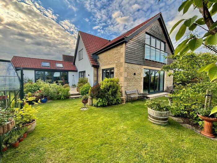 3 Bedroom Detached House For Sale In The Common, Broughton Gifford, SN12