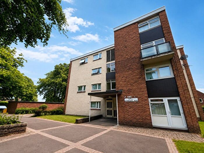 3 Bedroom Apartment For Sale In Stonegate Road, Moortown, Leeds, LS17