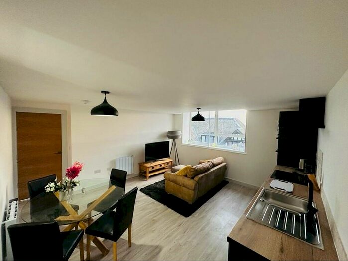 2 Bedroom Flat To Rent In West Bars, Chesterfield, Derbyshire, S40