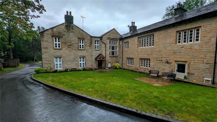 2 Bedroom Flat For Sale In Burnley Road, Cliviger, Lancashire, BB10