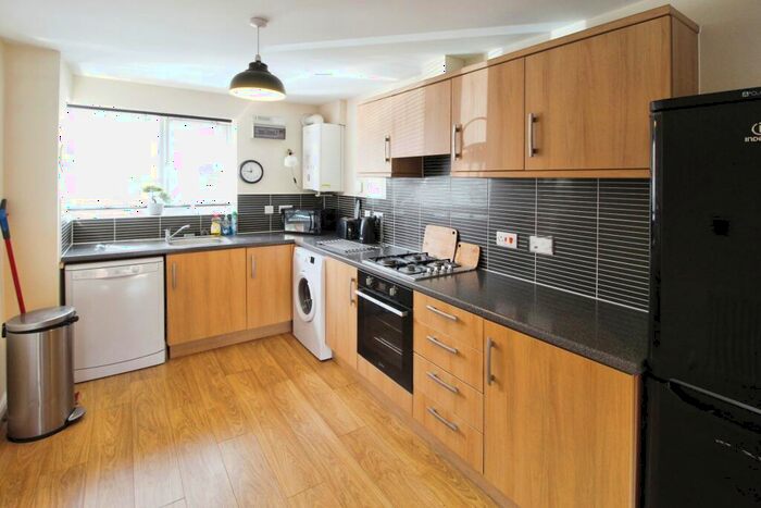 4 Bedroom End Of Terrace House To Rent In Hatchley Street, Manchester, M13