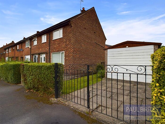 3 Bedroom End Of Terrace House For Sale In Hallcroft, Partington, Manchester, M31
