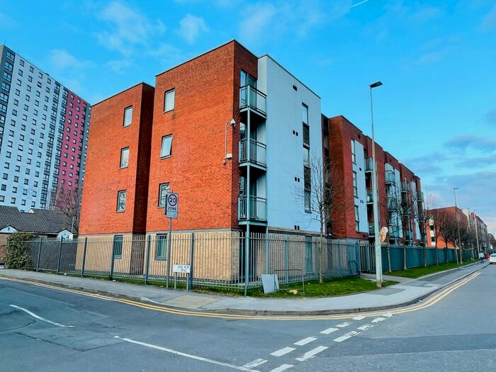 2 Bedroom Flat To Rent In Quay, Manchester, M5